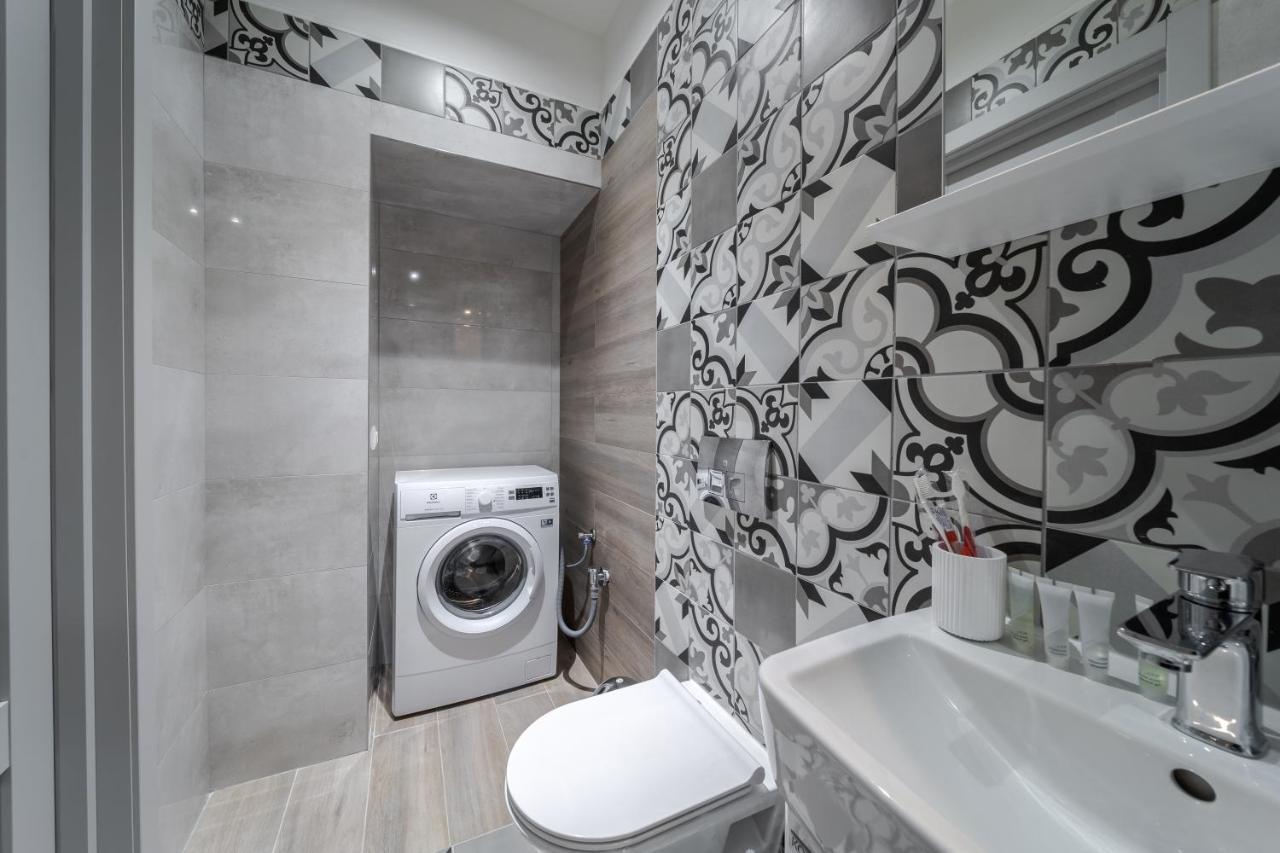 View On Rynok Square Apartments Lviv Exterior photo