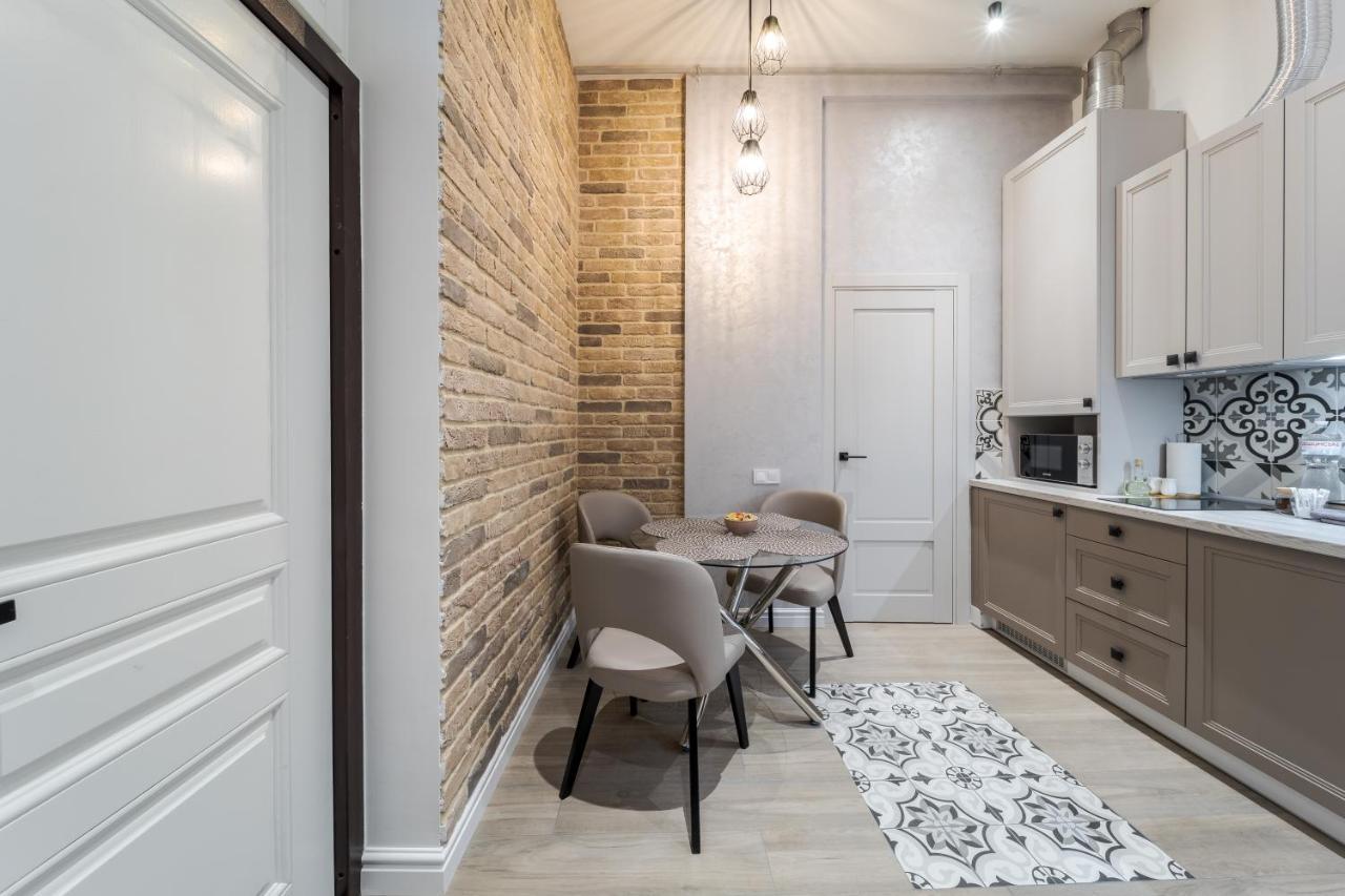 View On Rynok Square Apartments Lviv Exterior photo